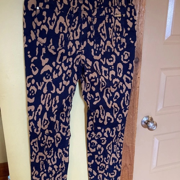 Chico’s So Slimming Girlfriend Ankle blue cheetah pants size 1 (US size M/8) - Picture 4 of 8